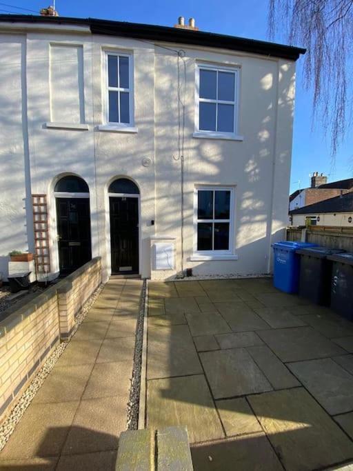 One Bedroom With Garden. Apartment *